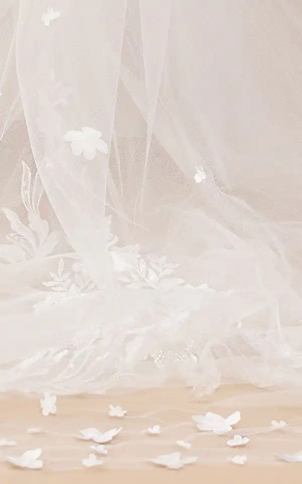 JANIS VEIL