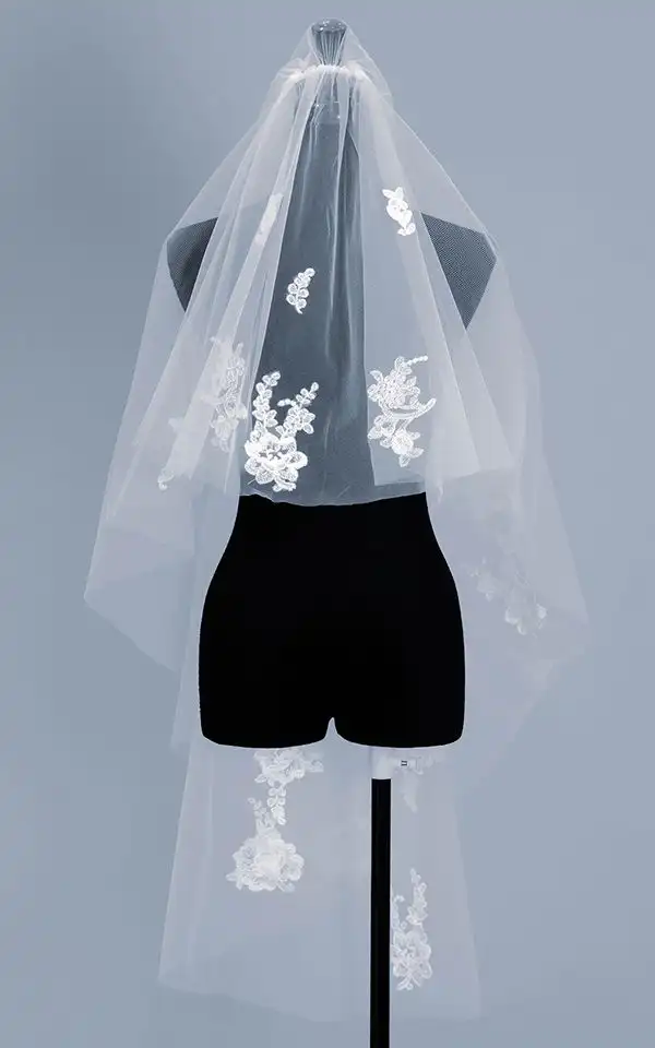 REBA VEIL