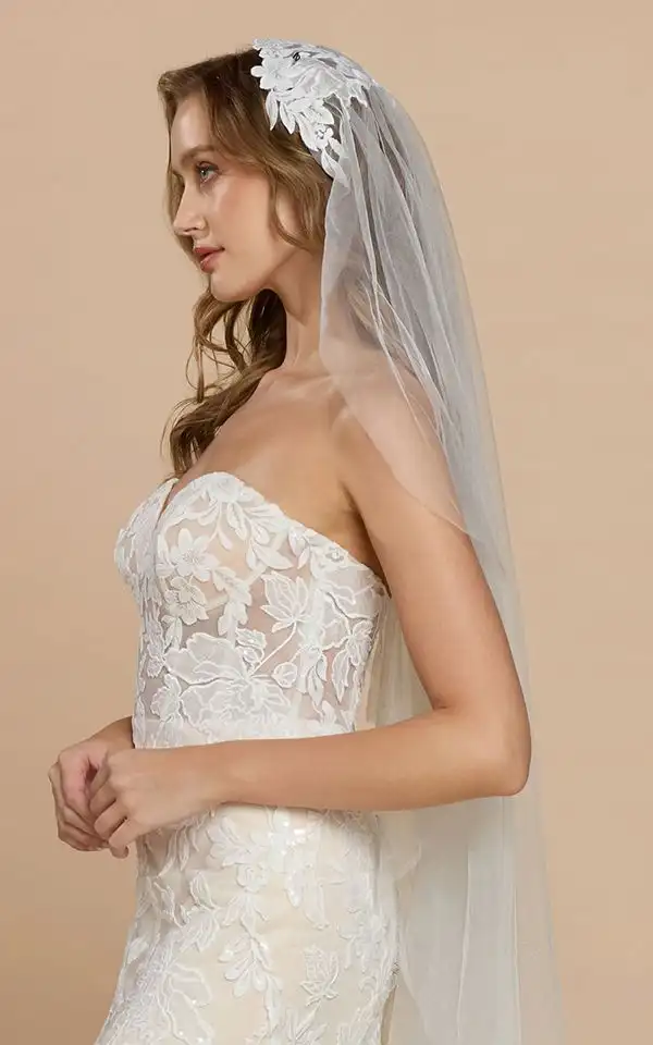 LINA VEIL