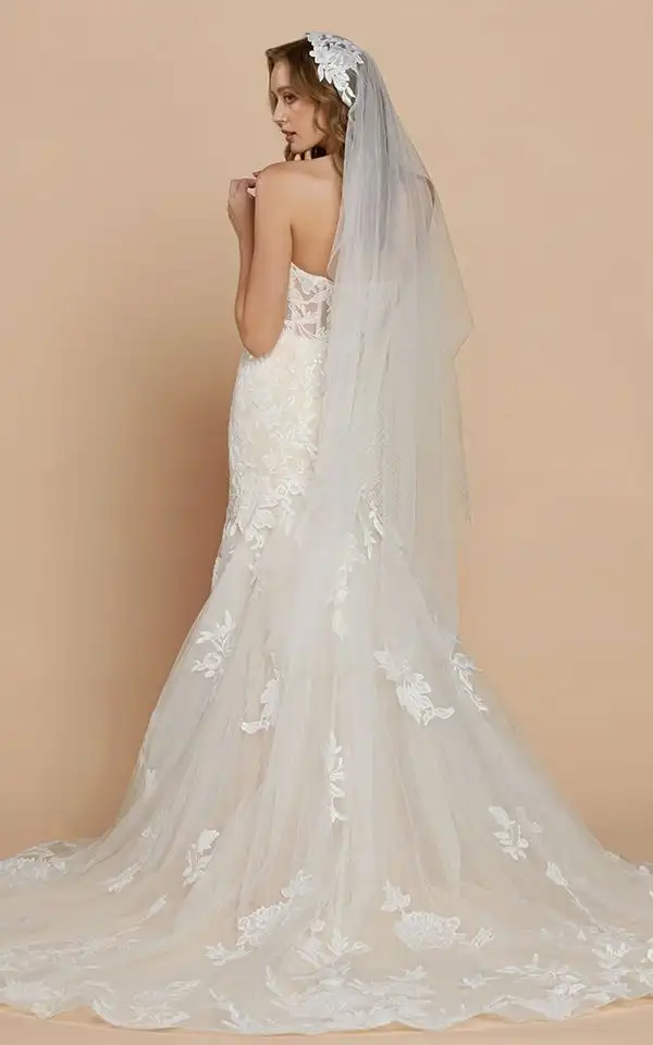 LINA VEIL