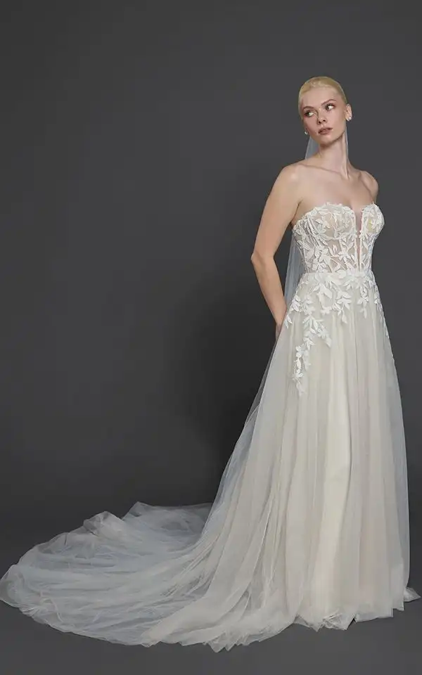 MINA VEIL