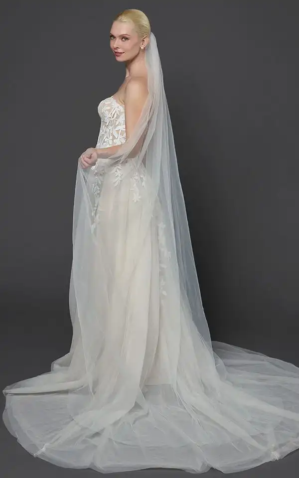 MINA VEIL
